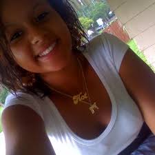 paris starr (@PrettyRedx3)