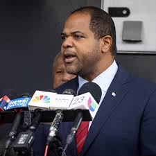 Dallas mayor wants to explore partnership with ICE after police chief  declined