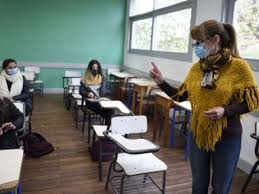Aunque todavía no hay definiciones sobre posibles cambios en las clases presenciales y las vacaciones de invierno en el área metropolitana, hay indicios de algunas modificaciones en el caso de la ciudad de buenos aires. Hoy A La Tarde Se Define Si Sigue La Presencialidad En Las Clases De Rosario Radiofonica Com