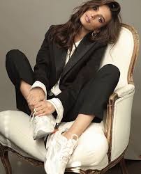Emily Ratajkowski For Kerastase Emily Ratajkowski Fashion Emily Ratajkowski Style