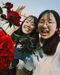 昨天和Winnie一起去賞花☀️ 大晴天不出門走走都覺得對不起自己了！ 台北玫瑰園的玫瑰展到這星期日🌹 有空可以去走走💕 #台北玫瑰園#