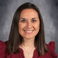 Crystal Cummins's Instagram, Twitter & Facebook