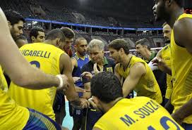 O esporte é praticado em uma quadra com formato retangular e possui uma rede vertical acima da linha central. Conheca As Mulheres Dos Jogadores Da Selecao Masculina De Volei