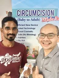 Selepas berkhatan di klinik berkenaan, saya dan suami terus membawa anak pulang ke rumah. Berkhatan Kali Kedua Kerana Parut Hodoh Klinik Dr Hasbi