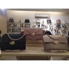 Beli tas elizabeth online berkualitas dengan harga murah terbaru 2021 di tokopedia! Tas Clutch Original Merk Emsio By Elizabeth Shopee Indonesia