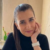 Nancy Bellis's Instagram, Twitter & Facebook