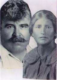 Pictures of family tree and garland needed