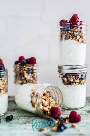 Granola Mit Griechischem Joghurt Und Fruchten Foodboom Rezept Griechischer Joghurt Joghurt Joghurt Rezepte