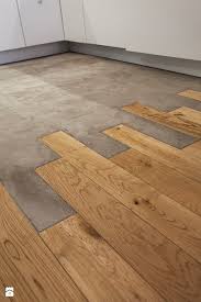 Cucina Stile Eclettico Pubblicato Da Homelook It Cucina Styl Eclettico Homelook It Piastrelle Parquet Piastrelle Effetto Legno Pavimentare In Legno