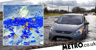 Major incident declared in greater manchester as torrential rain threatens flooding. Qycmhtci 1kefm