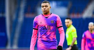 Maillot de foot officiel vente maillot de foot pas cher: Psg Le Maillot Third 2021 2022 Aurait Fuite