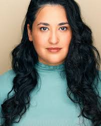 Lori Navarrete, Headshot & Resume