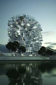 L Arbre Blanc De Montpellier Un Incroyable Immeuble Melant Deux Cultures Arbres Blancs Immeuble Montpellier