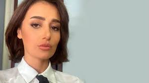 وهذه إتهامات الكثير من المتابعين على السوشيال ميديا بعد هجوم حلا شيحة القاسي على تامر حسني بعد أن وعدها بحذف مشاهدها الرومانسية من. Ø®Ø¨Ø± Ø§Ø¨ÙŠØ¶ Ù†ÙŠÙˆÙ„ÙˆÙƒ Ø­Ù„Ø§ Ø´ÙŠØ­Ø© Ø§Ù„Ø¬Ø¯ÙŠØ¯ ÙÙŠ ÙÙŠÙ„Ù… Ù…Ø´ Ø£Ù†Ø§