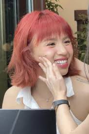 Nữ diễn viên hài vướng tin đồn làm trà xanh, mắc bệnh khó nói: Từng là cô  giáo, buồn khi bị chê xấu