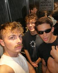 why you in between my legs like that in italy