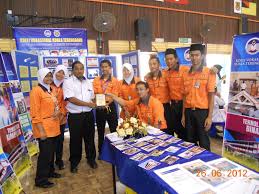 Rombongan ini diketuai oleh puan hajjah madihah binti mohd rashid, gpm. Sekolah Menengah Teknik Terengganu
