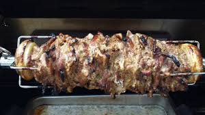 Gyros Vom Drehspiess Selbst Aufgespiesst Und Zwei Tage In Kostlicher Marinade Ziehen Lassen Rezepte Gasgrill Rezepte Gyros Rezepte