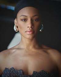 Ally Ott's Instagram, Twitter & Facebook