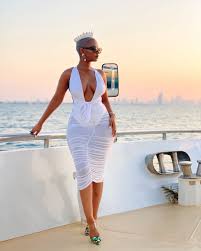 The issue started when a tweep that wanted to her chances took to the twitter and asked if rumours. Mihlali Ndamase On Instagram On This Day A Queen Was Born Fit Teestylish Sa Artofit