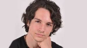 Ahmet haktan zavlak is an actor, known for йешильчам (2021), запретный плод (2018) and bir aile hikayesi (2019). Yasak Elma Da Erim Karakteri Bir Kez Daha Degisti