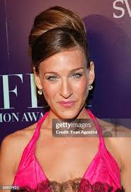 7,025 Sarah Victor Photos & High Res Pictures