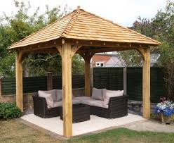 Decoration Bois Menuiserie A Dakar Senegal Sensys Afric En 2020 Abris De Jardin Design Belvedere En Bois Pergola