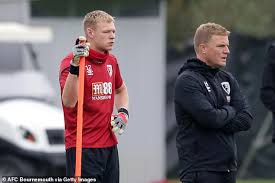 Aaron christopher ramsdale is an english professional footballer who plays as a goalkeeper for premier league club sheffield united. Aaron Ramsdale Was Released Aged 15 Because He Couldn T Kick And Was Deemed Too Small Daily Mail Online
