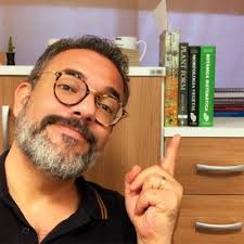 Adriano Monteiro de Castro (@AdrianoMCastro)