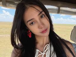 Amanda Manopo dan Kenny Austin Menikah, Gelar Resepsi Intimate Bernuansa  Putih