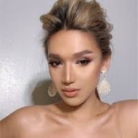 Jade Kim's Instagram, Twitter & Facebook