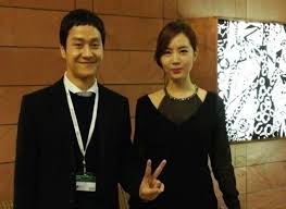 배우 김유미가 남편 정우가 애정 표현을 잘한다고 말했다. êµ¿ëª¨ëfm ì ì° ê¹ì ë¯¸ì ê²°í¼ 5ëì°¨ ìì ì ì¸ ëë ë¨¸ëí¬ë°ì´