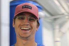 Brad Suter's Instagram, Twitter & Facebook