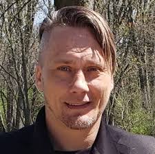 Violet Clifton's Instagram, Twitter & Facebook