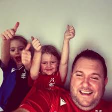 Chris Mee (@Chris_Le_Mee)