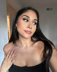 Myra Blevins's Instagram, Twitter & Facebook