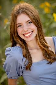 Julie Coen's Instagram, Twitter & Facebook