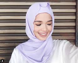 The name nik adelin is a patronymic, and the person should be referred to by the given name, muhammad farith adruce. Tinggi Dan Berat Ain Edruce Ramai Tak Sangka Ain Edruce Boleh Nyanyi Suara Serak Basah Persis Miley Cyrus