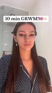 Julia Pecora's Instagram, Twitter & Facebook