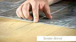 Dasar plestern sebaiknya sudah rata, sehingga sangat membantu bagi hasil pemasangan yang rata. Cara Pasang Tile Seramik Pada Dinding Terpasang Rumah Hacks 2021