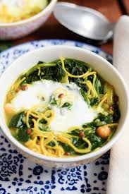 Ashe Resteh Soupe Iranienne Aux Epinards Un Flo De Bonnes Choses Soupe Iranienne Recette Iranienne Cuisine Iranienne