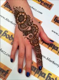 Joaquin phoenix tutto sulla v. Pin By M On Henna Designs Bridal Mehendi Designs Hands Hand Henna Henna Patterns