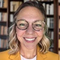 Eryn Wright's Instagram, Twitter & Facebook