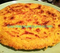 La pizza con farina di mais è il risultato dell'incontro tra due piatti tipici della cucina italiana: Pizza Di Farina Di Mais Pizza E Farinella