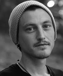 ONE MAN, TWO GUVNORS