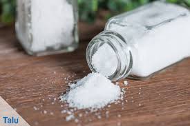 Einfach die verfärbte tupperdose an einem sonnigen tag aufs fensterbrett, den balkon oder in den garten stellen. Weisse Wasche Wieder Weiss Bekommen 11 Hausmittel Gegen Grauschleier Talu De