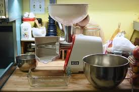 Victorio fiordelmondo roma was born in 1907, at birth place, to cayetano fiordelmondo roma and cecilia artigas fiordelmondo roma. Giveaway Weston Deluxe Electric Tomato Strainer Food In Jars