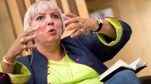 Claudia Roth in der Moschee: „Als Fatima bitte ich Sie um Unterstützung“