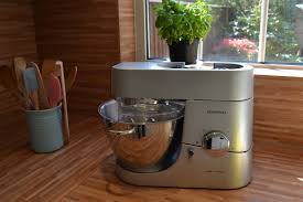 From experimenting with dips and sauces to inventing flavours of soup, the right blender allows you to control the taste and consistency. Kenwood Vs Kitchen Aid Which Mixer Is Best Charlotte Pike