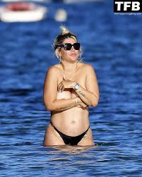 Wanda Nara Nude Big Tits - A Bold Display